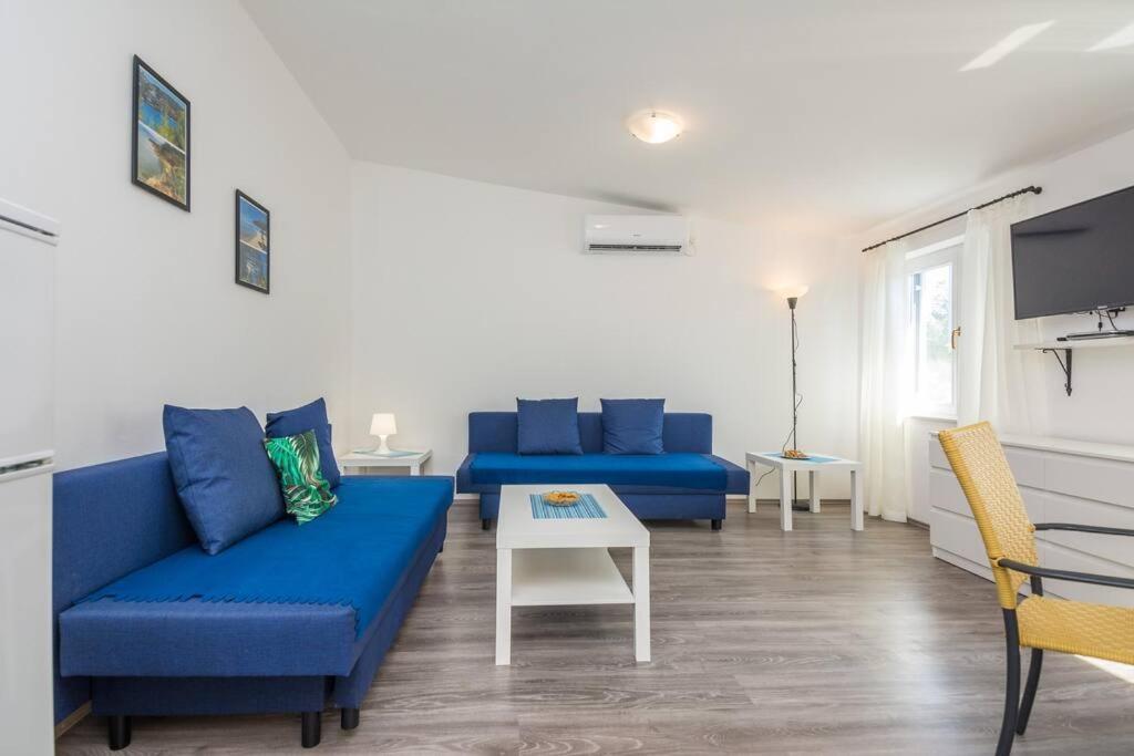 Ferienwohnung Family Patio Vir Exterior foto